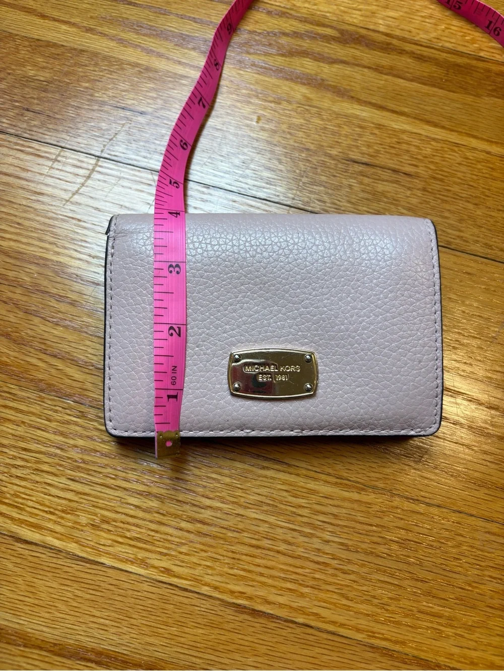 Michael Kors Blush Pink Pebbled Leather Compact Wallet with Gold Plate-LIKE NEW - Picture 7 of 8